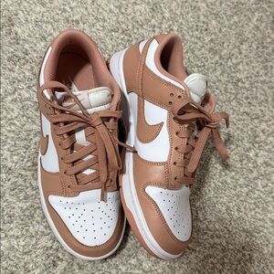 Nike Women’s Rose Whisper Dunk